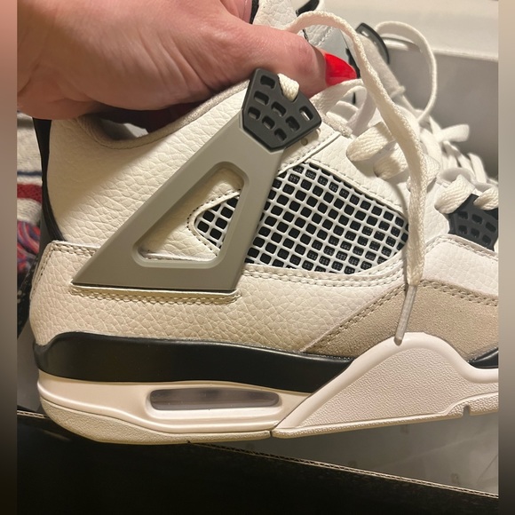 Men’s size 11 Jordan 4’s Retro Military Black in color. NWT. Never worn. - Picture 9 of 13